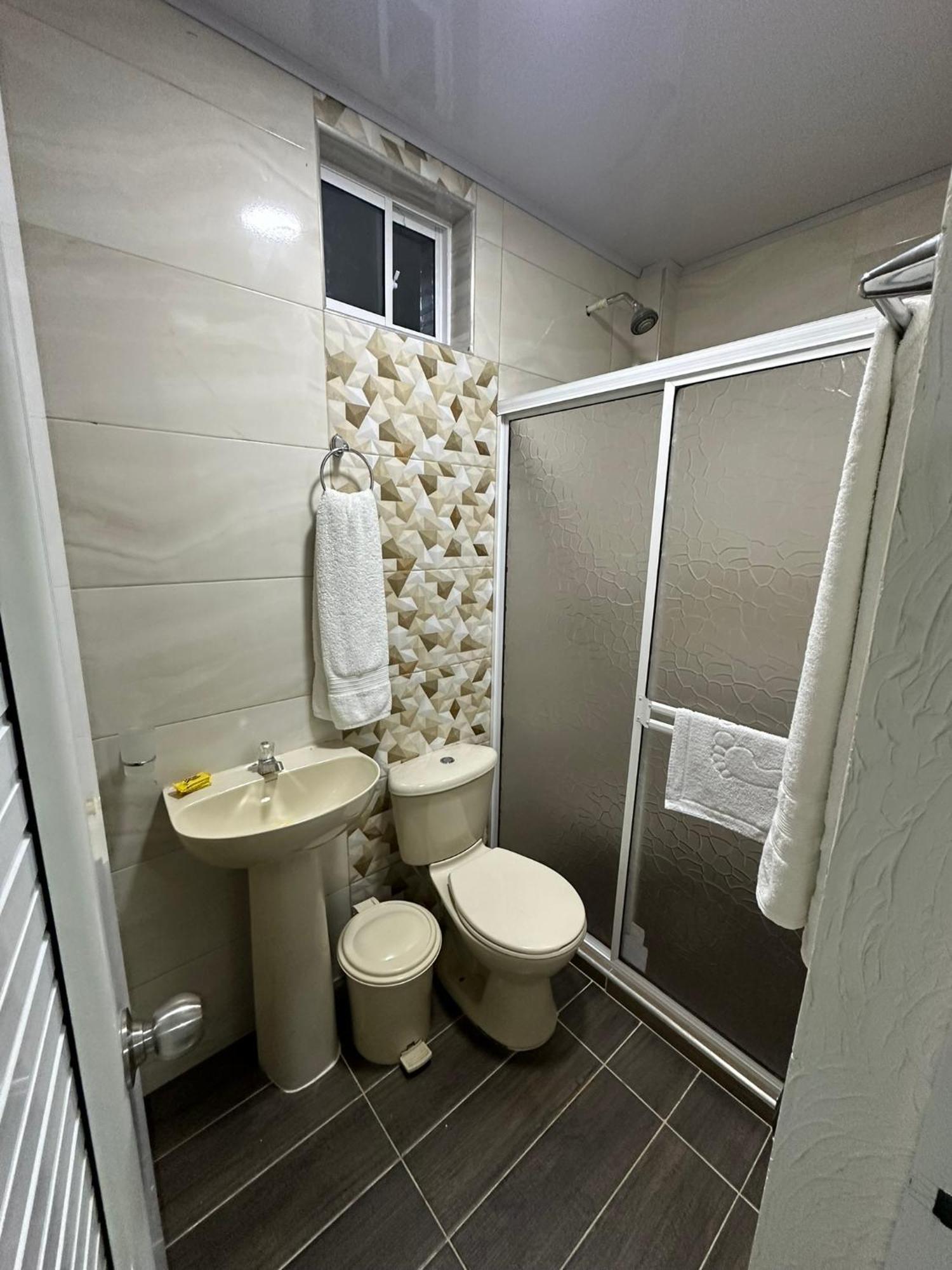 Posada Three Cay Suites Rocky Point Екстер'єр фото
