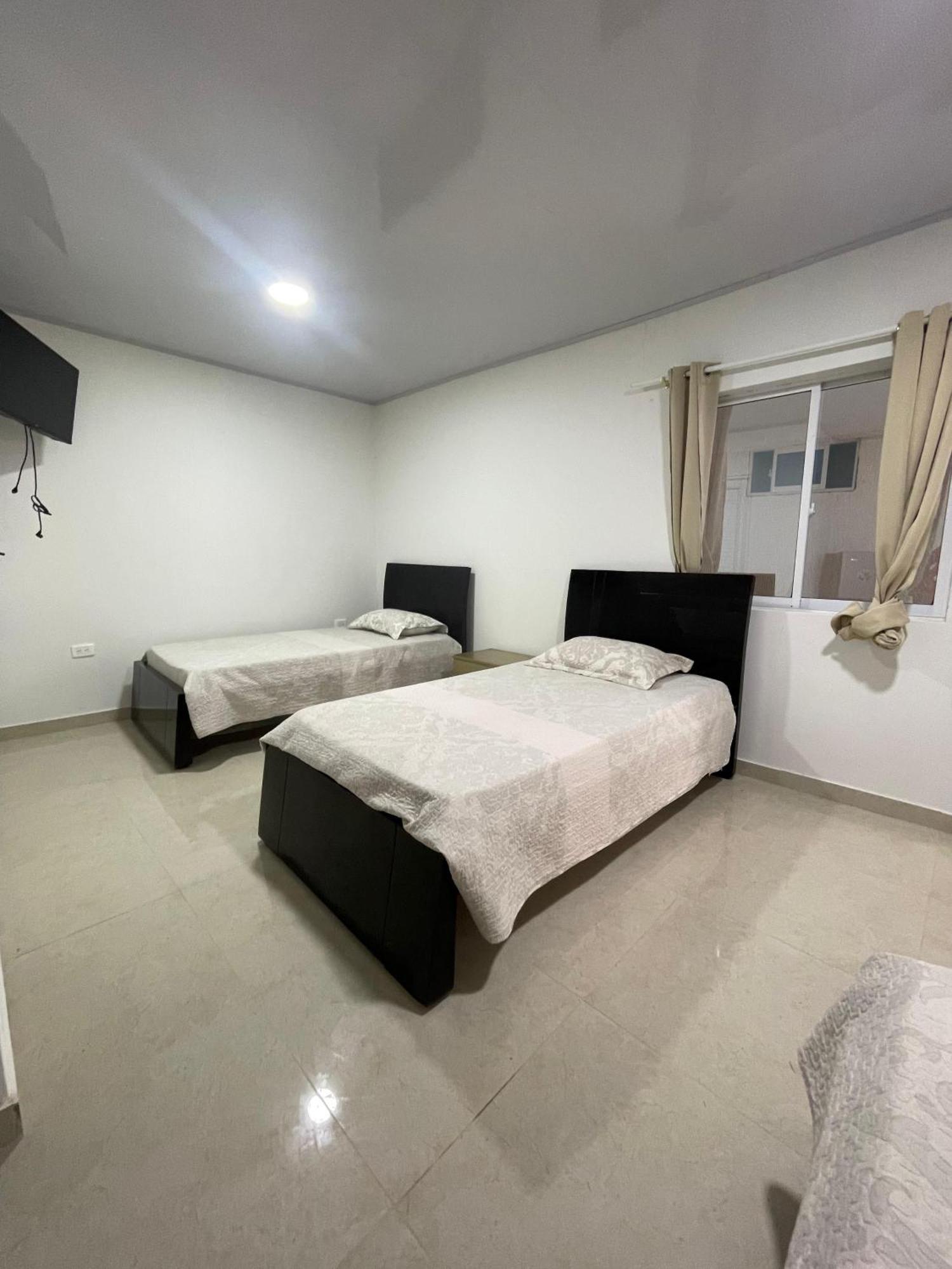 Posada Three Cay Suites Rocky Point Екстер'єр фото